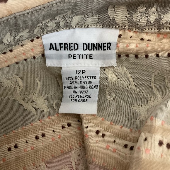 🎉 SALE Alfred Dunner Embroidered Chambray Jacket - Picture 5 of 5